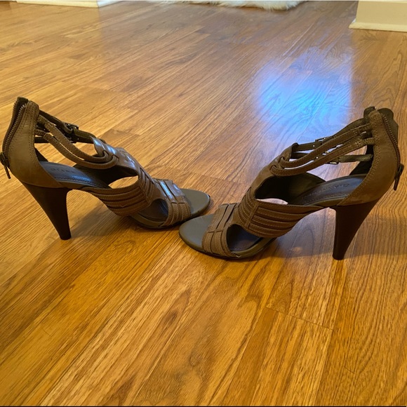 Gianni Bini Heels. Taupe color - Picture 8 of 8